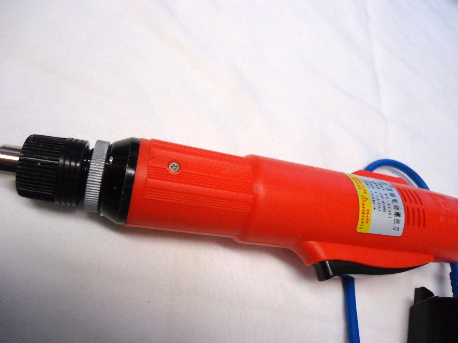 ELECTRIC SCREWDRIVER
