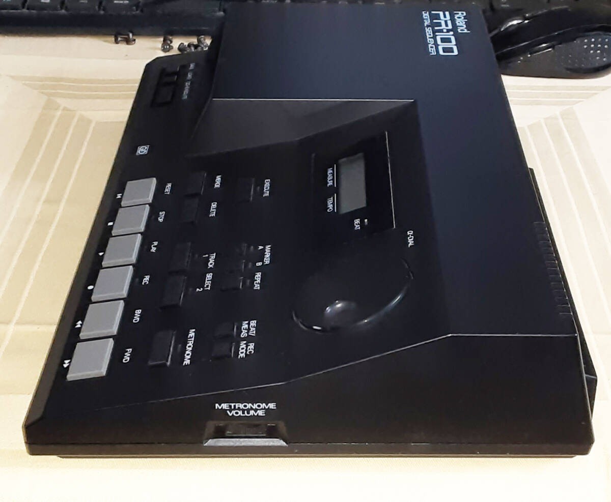 ROLAND PR-100 DIGITAL MIDI SEQUENCER