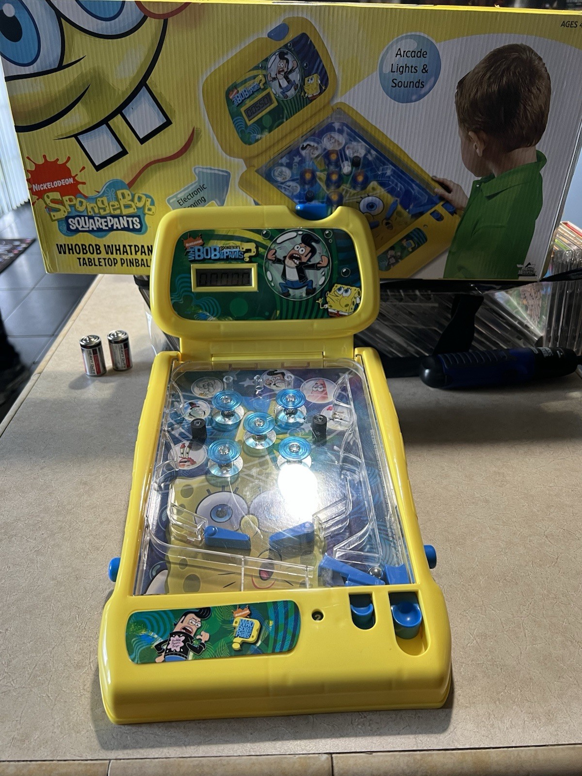 2009 SpongeBob SquarePants Friends On Run Tabletop Pinball Machine 16"
