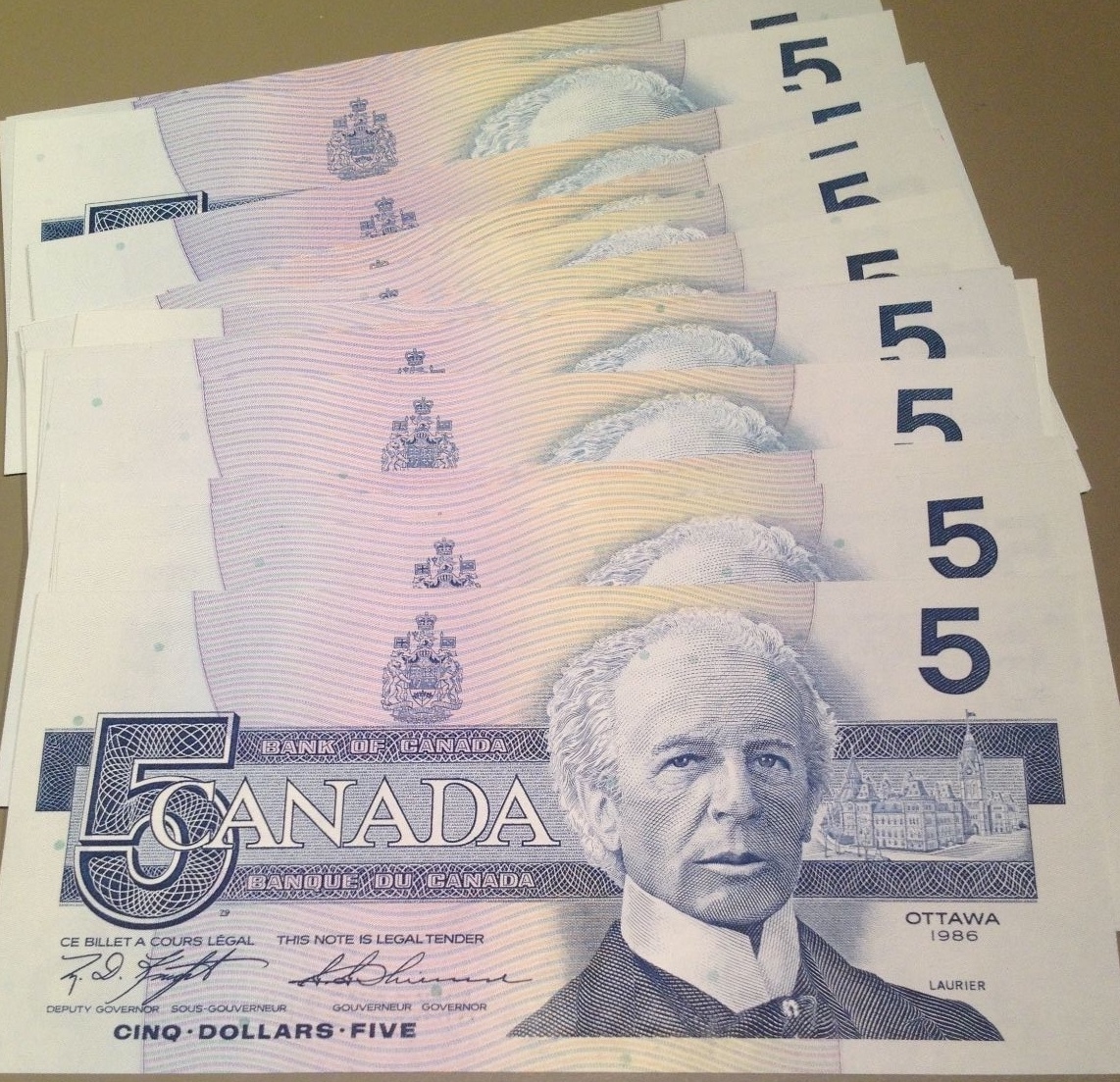 $5 Dollar Bill - 1986 Series - UNCIRCULATED - One Note from this large lot
