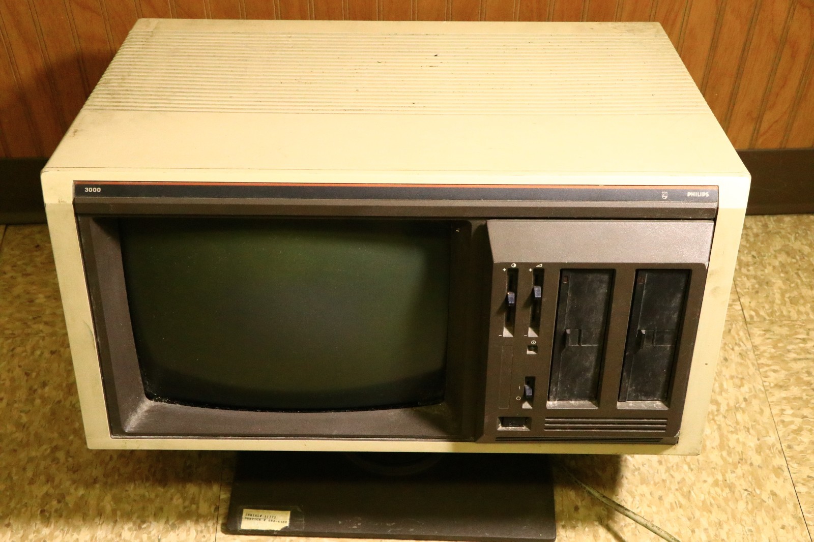 Philips 3000 Computer System Type M3004 VDU Dual Drives as-is Powers On