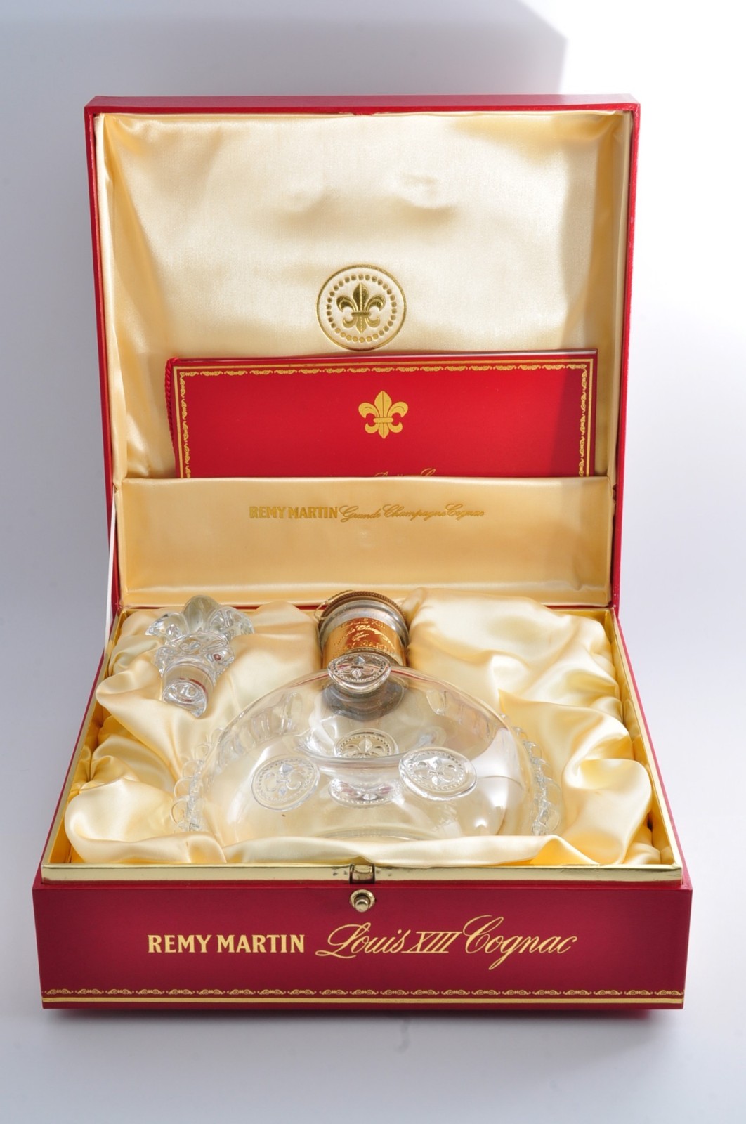 REMY MARTIN Louis XIII Empty Bottle Baccarat Decanter Octagonal Box Serial Match