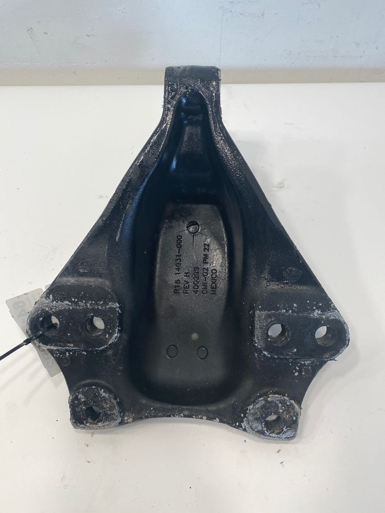 2013 Freightliner Cascadia Suspension Bracket 1614031000 (641-12292)