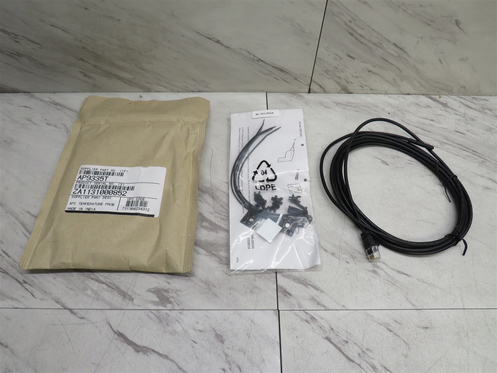 Open Box AP9335T APC TEMPERATURE SENSOR ENVIROMENTAL TRANSMITTER PROBE