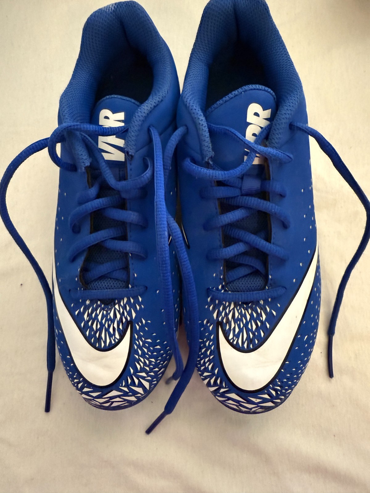 Nike Vapor soccer cleats blue shoes , sz 4