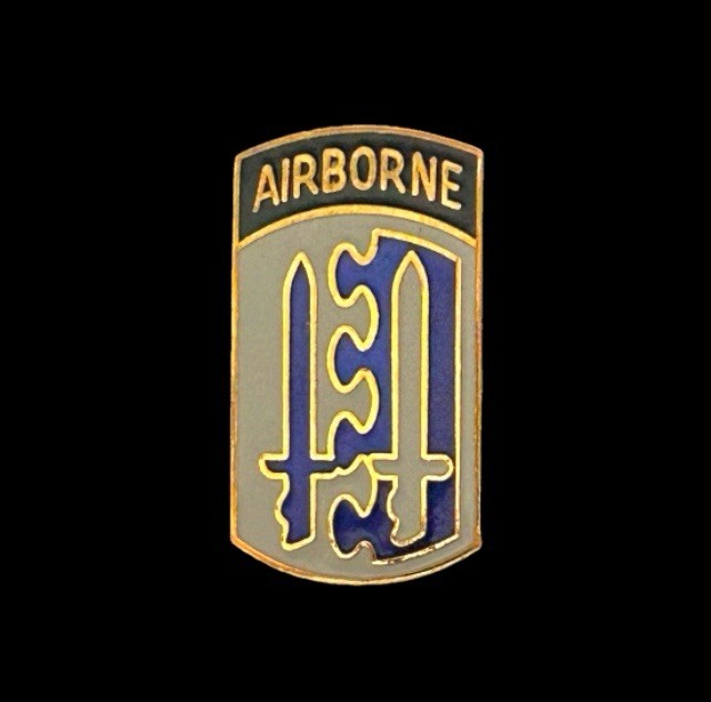 US Army 2nd Airborne Brigade Hat Pin (P81-7)