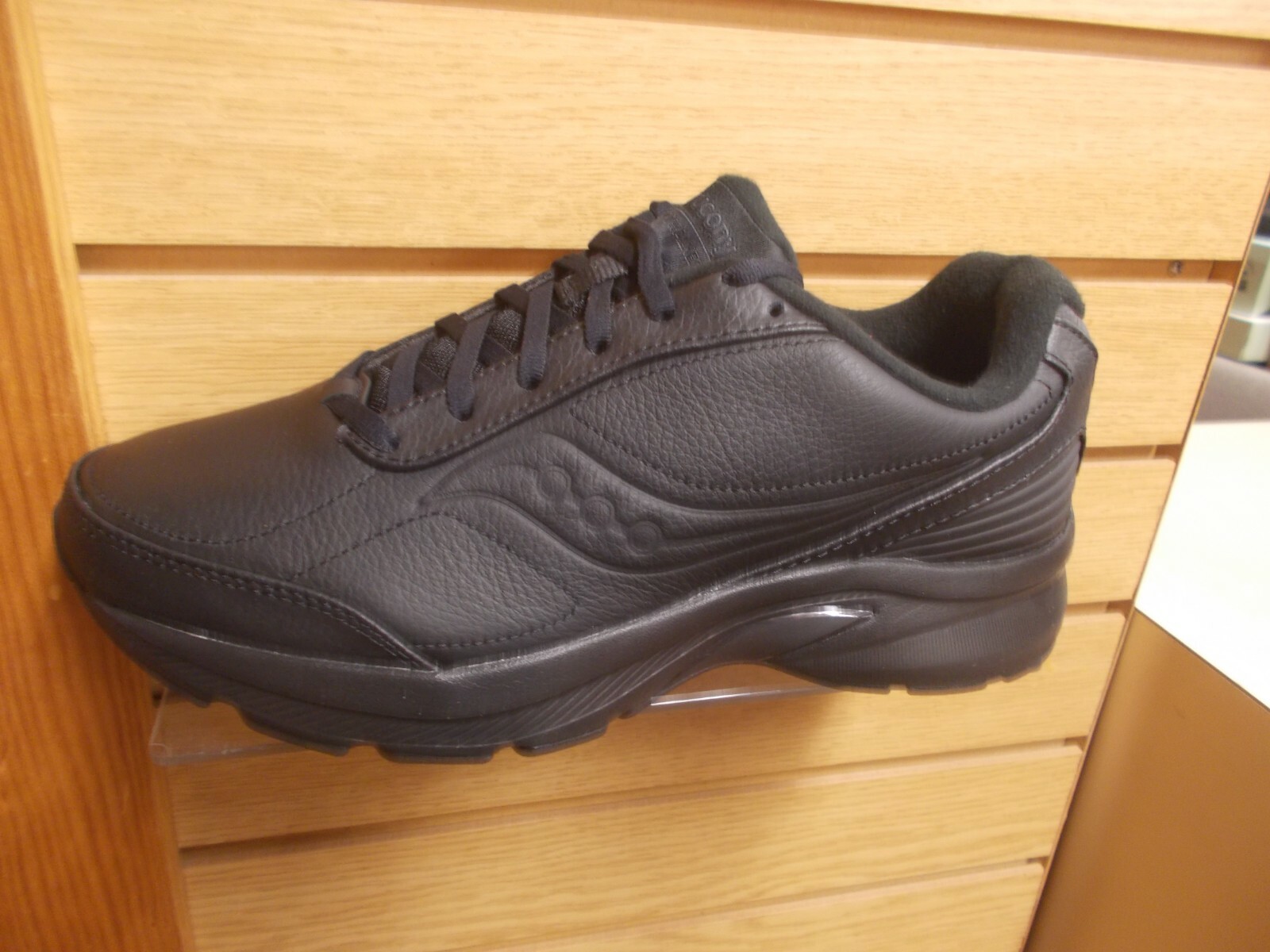 SAUCONY MEN'S OMNI WALKER 3 STABLE WALKING SHOE BLACK MEDIUM D WIDTH NEW 40202-2