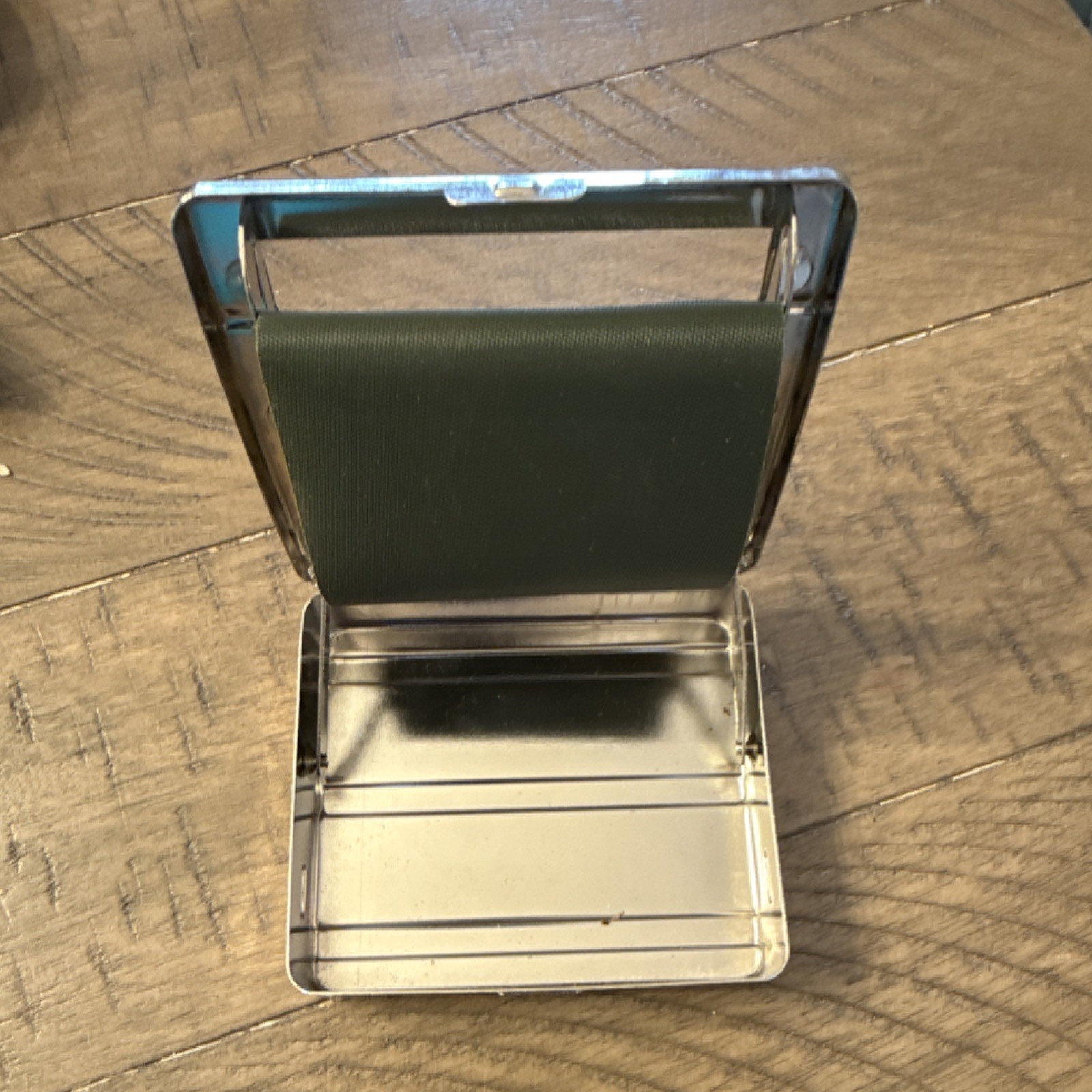 Metal Tobacco Cigarette Roller with Eagle Design