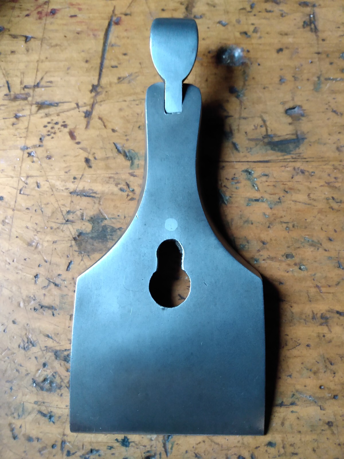 STANLEY?  2-1/4" (aprox) keyhole lever cap Lever replaced READ FULL DESCRIPTION.
