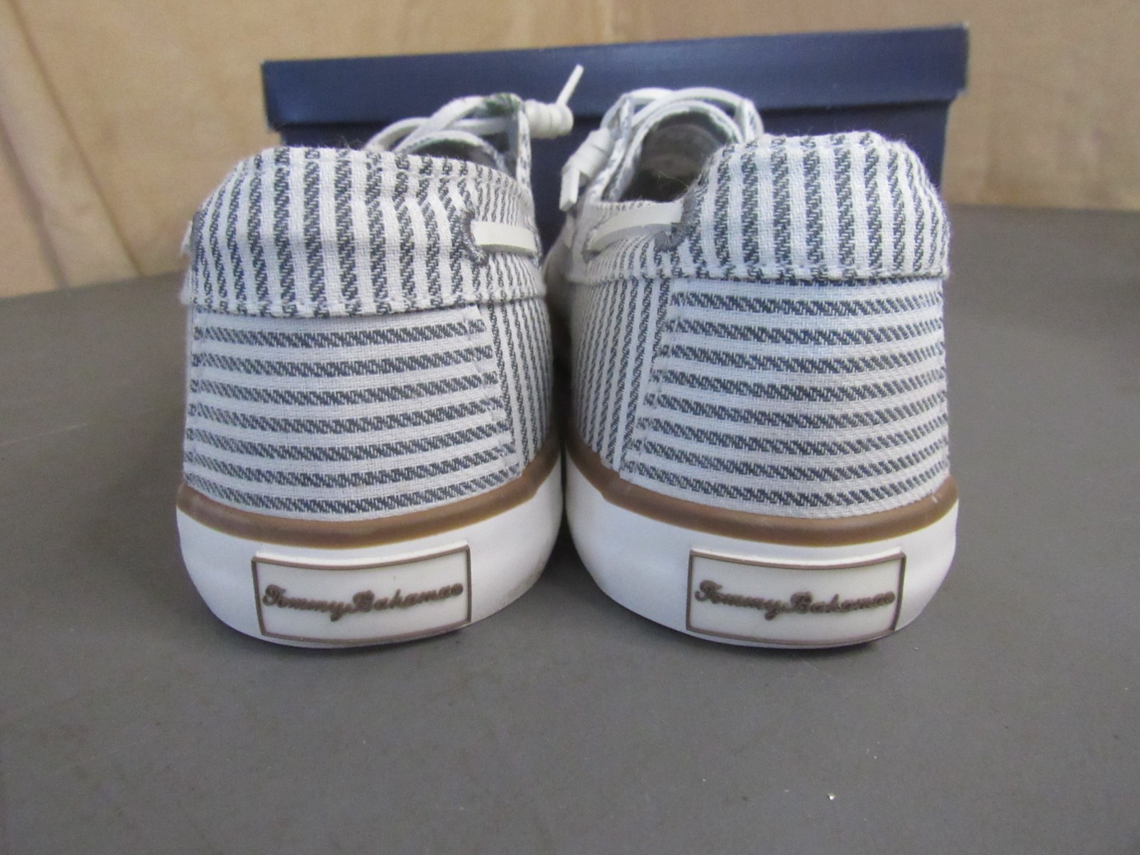 NIB Tommy Bahama No-Tie Sneakers / Boat Shoes Size 8.5