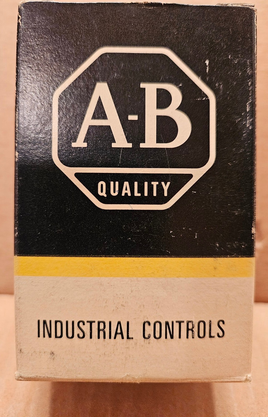 NEW, Allen-Bradley 800H-JR2 Series E, 3 Position Selector Switch