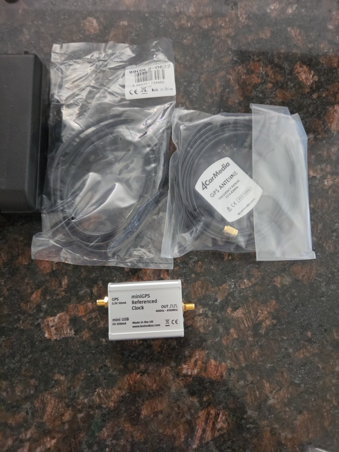 Mini GPS Referenced Clock  And Accessories