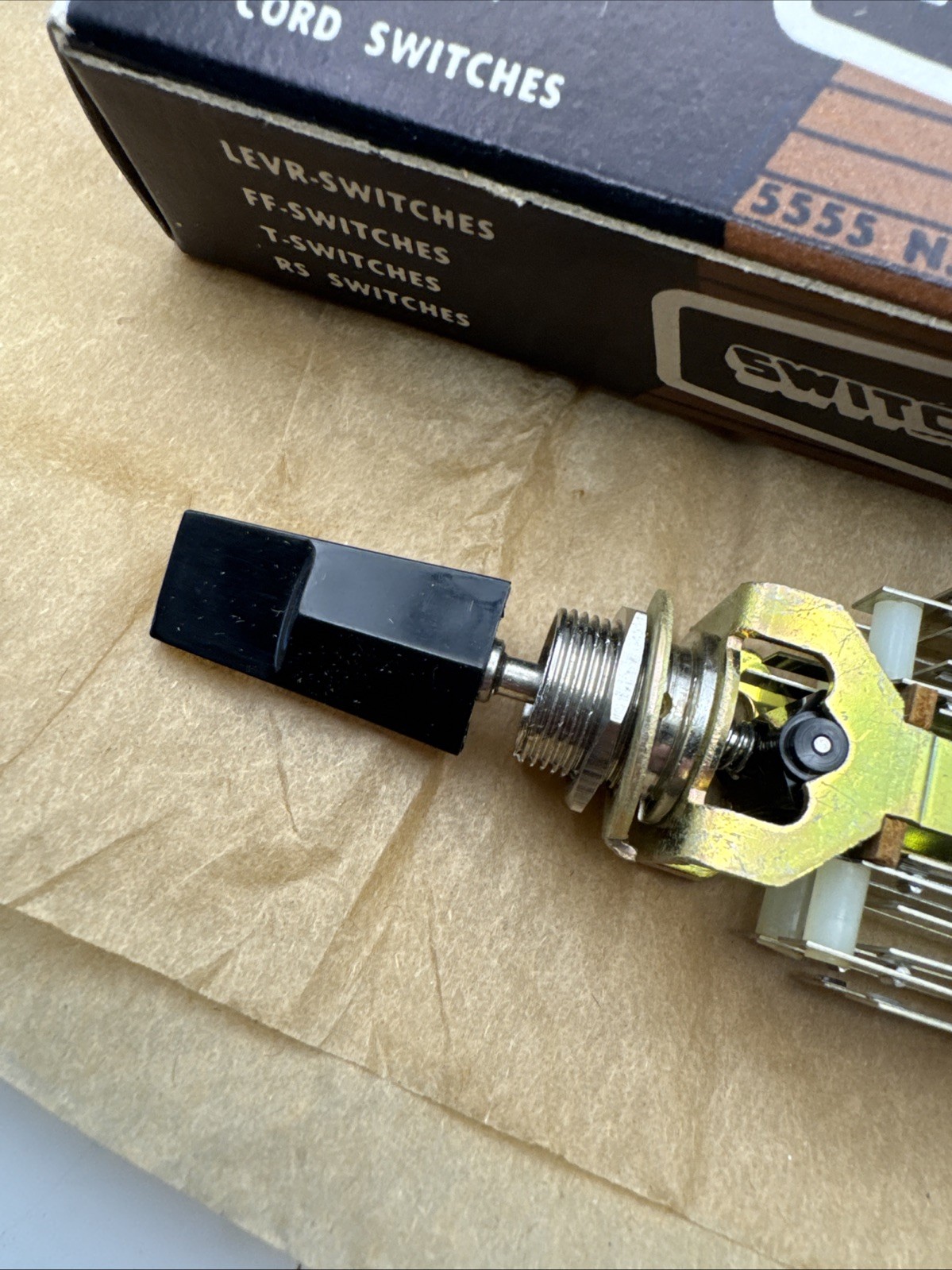 Switchcraft Toggle Switch 41324L NIB
