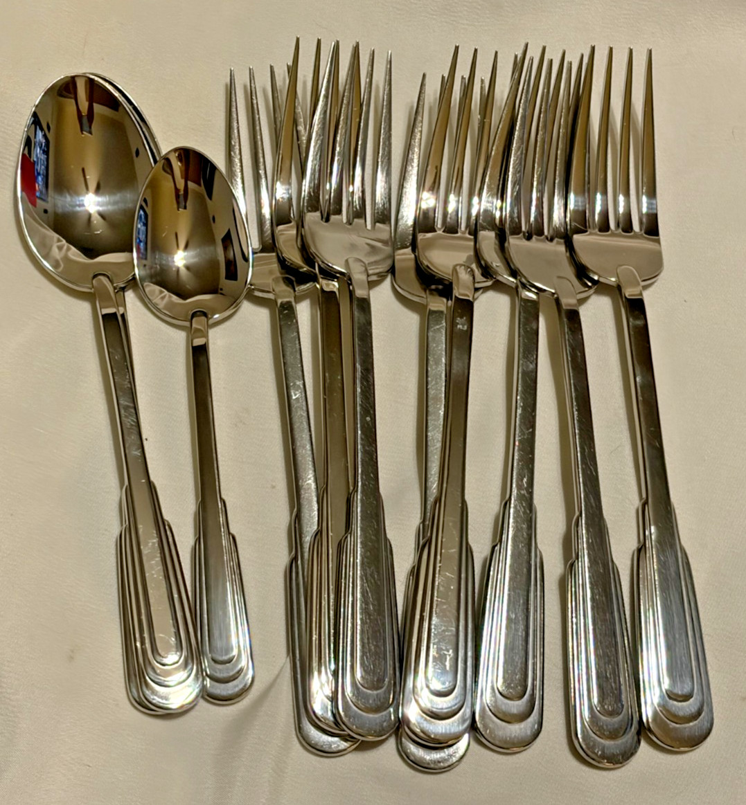 11 Oneida Cityscape Flatware - 8 Dinner Forks - 2 Oval Spoons - 1 Teaspoon