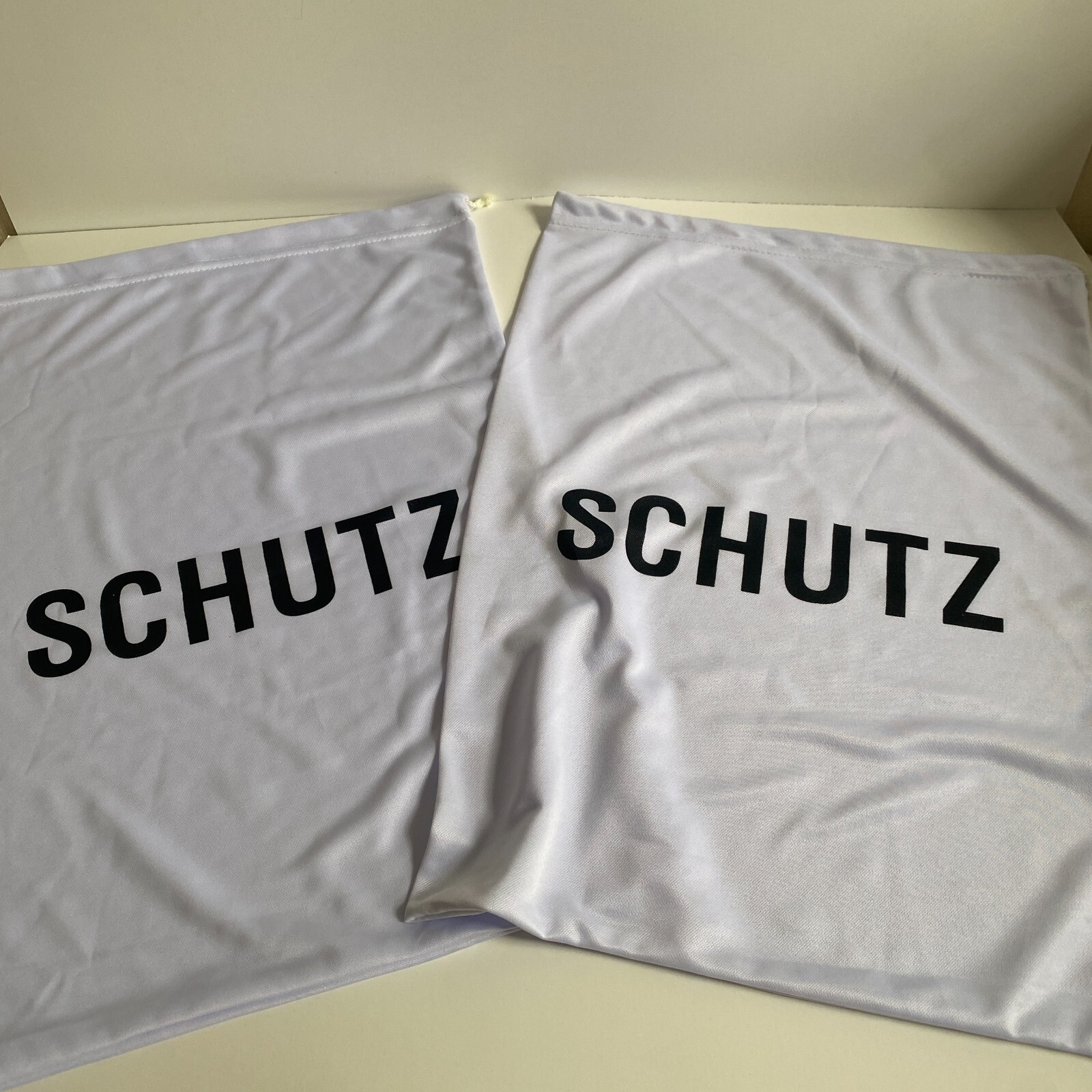 Schutz Combination of Two White Lightweight Drawstring Dust Bags