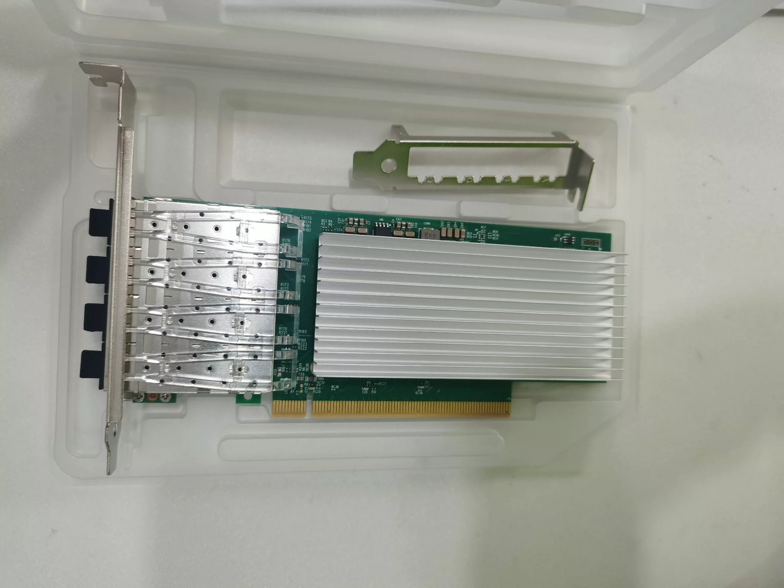 1PC Intel E810-XXVDA4 4-Port 25G SFP28 PCIe 4.0 x16 Ethernet Network Adapter