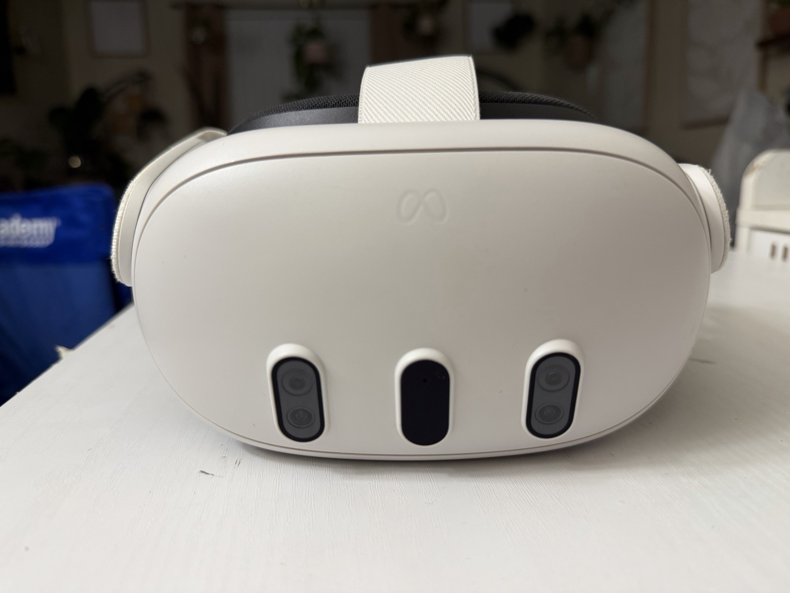 Meta Quest 3 128GB VR Headset Model S3A- NO controllers *BOOT LOOP READ**