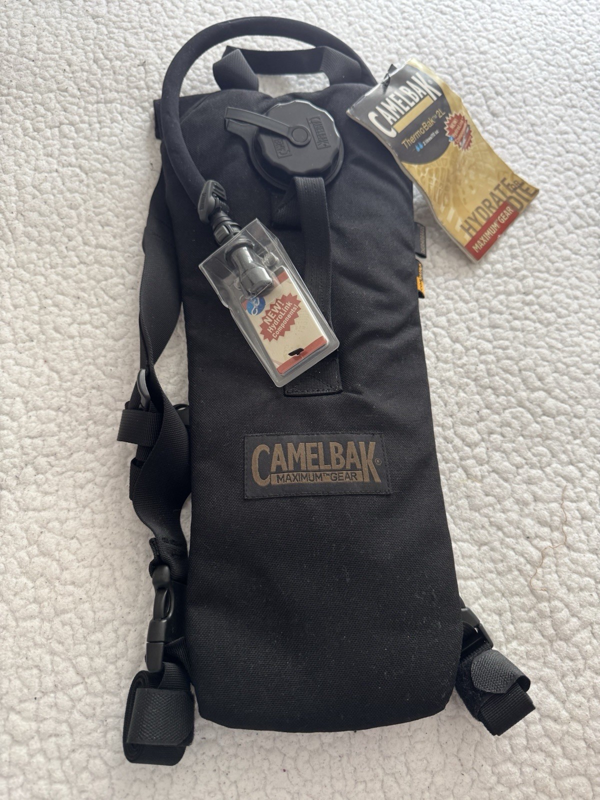 Brand New Camelback maximum gear - thermobak 2L Hydration Pack