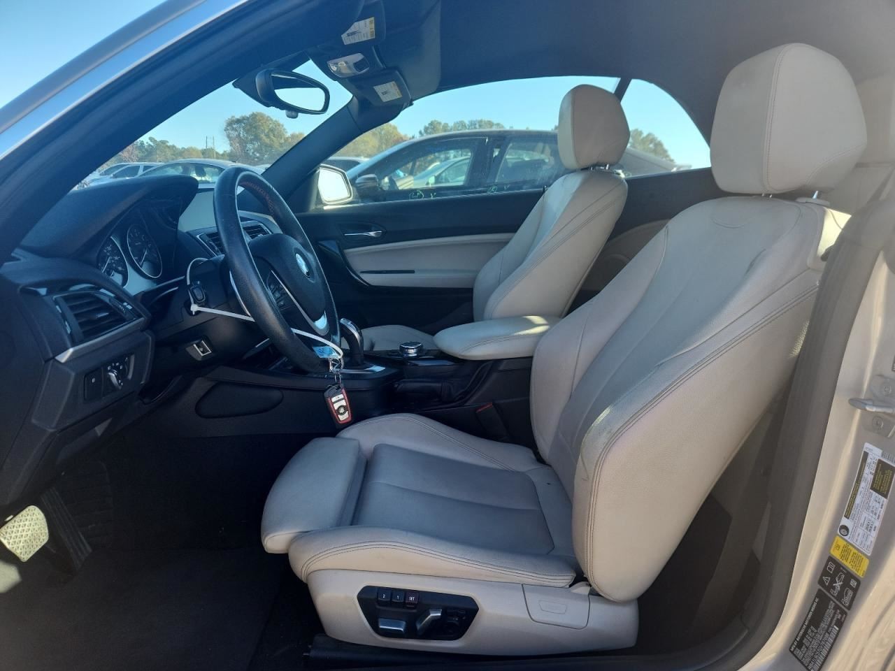 228I 2016 Glove Box 4909902