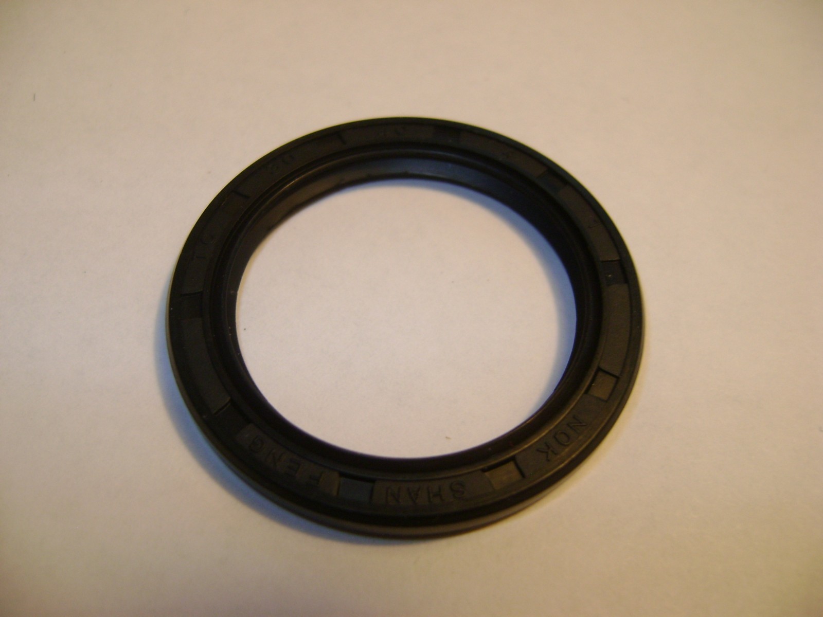 NEW TC 30X40X4 DOUBLE LIPS METRIC OIL / DUST SEAL WITH GARTER SPRING
