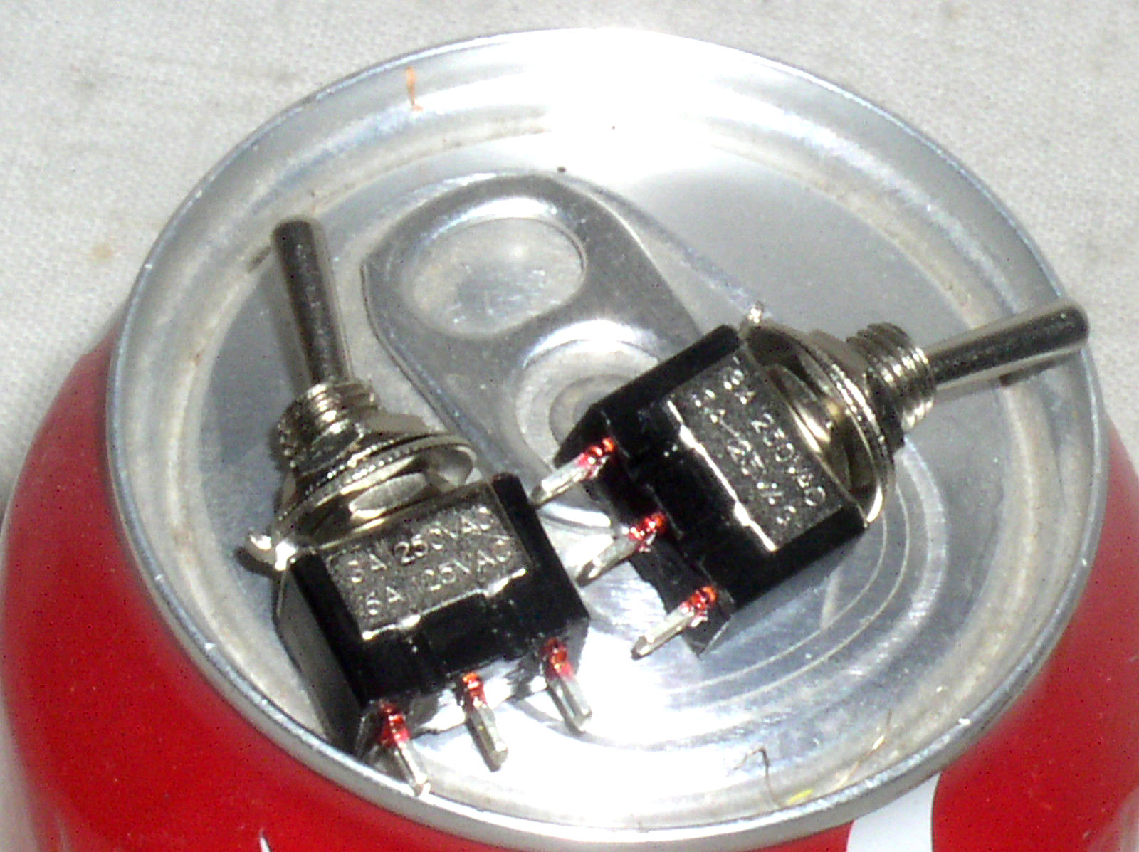 2 NEW MINI SMALL TOGGLE SPDT SINGLE POLE ON-ON SWITCH 125 VAC 6A 6 AMP USA SHIP