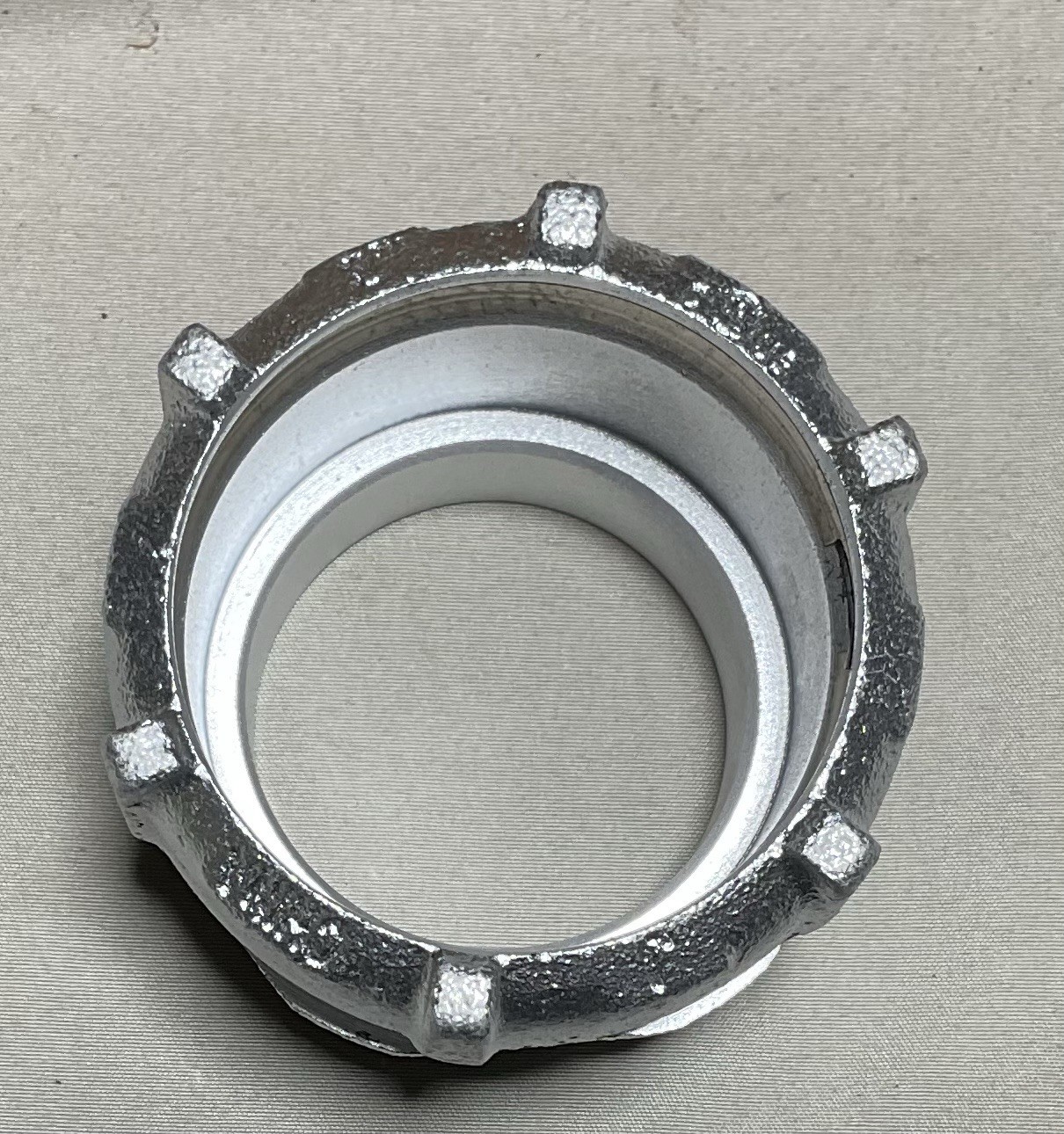 MALLEABLE IRON 2” Rigid Conduit Compression Connector threadless