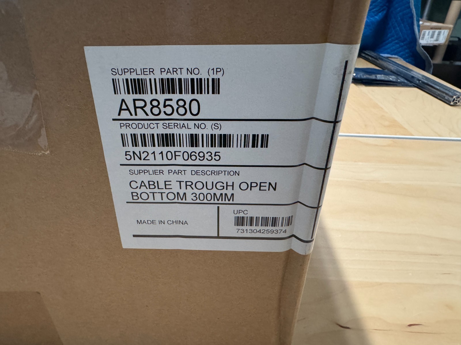 APC AR8580 CABLE TROUGH OPEN BOTTOM 300MM