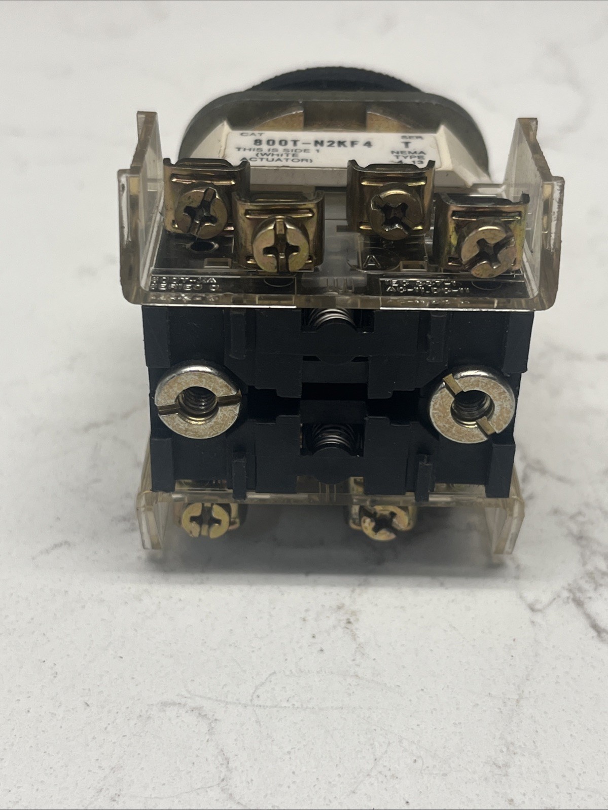 Allen Bradley 800T-N2KF4 Selector Switch Ser. T