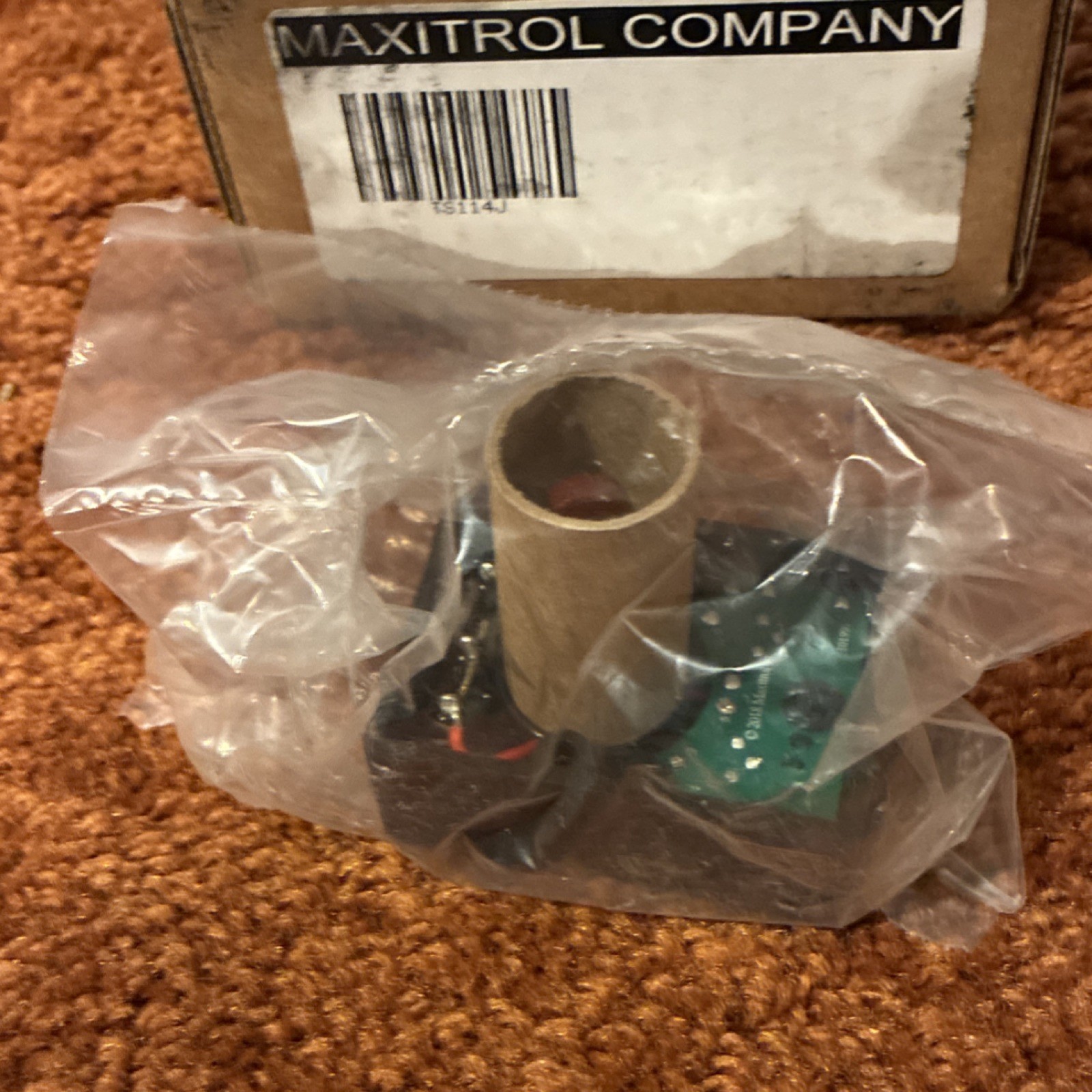 Maxitrol TS114J Discharge Air Sensor 110°-160° Temperature Range Black