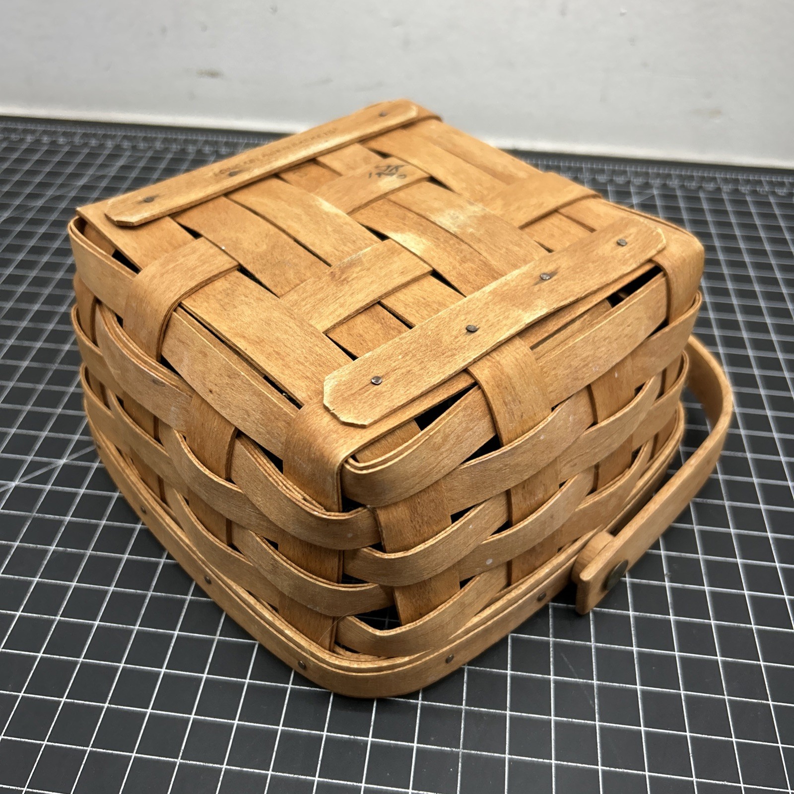 1999 Longaberger Berry Basket with Swing Handle; 7" Square