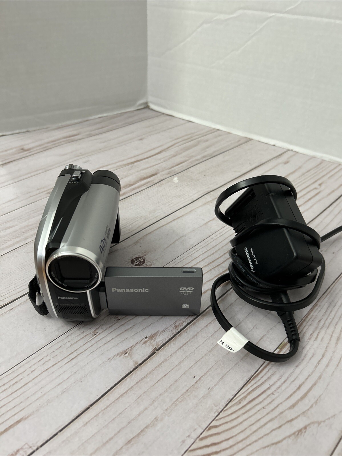 Panasonic Digital Video DVD Camcorder Camera VDR-D50P Charger READ