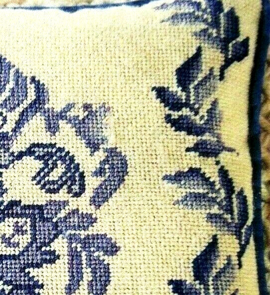 Stitcher Smpler Blue White Floral Pillow Design NEEDLEPOINT/CROSS STITCH PATTERN
