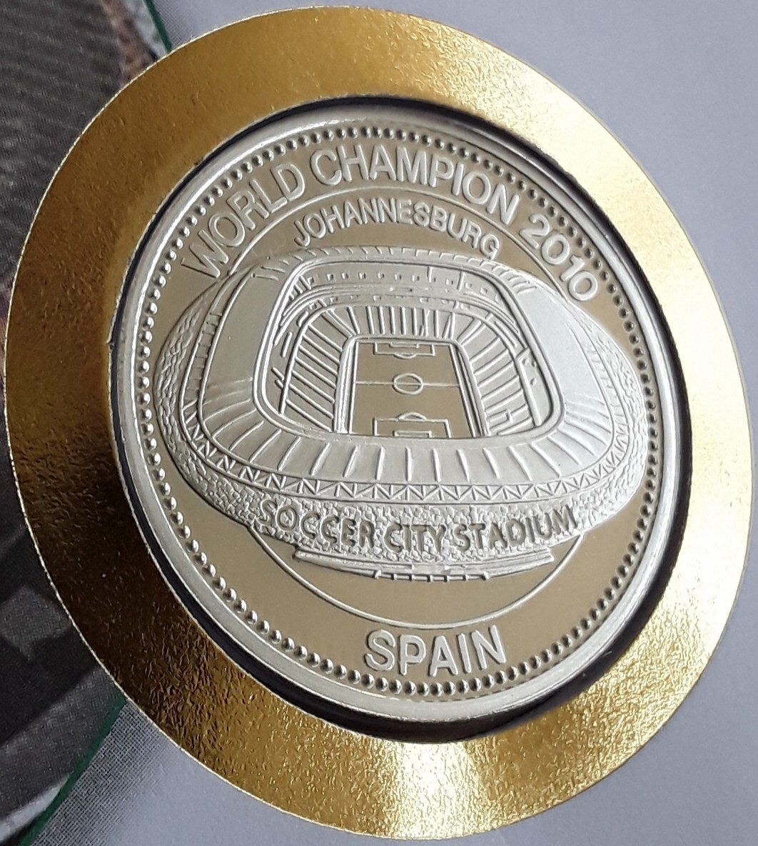 2010 SPAIN Ag SILVER 925 SOCCER WORLD CUP MEDAL JOHANNESBURG STADIUM COIN COVER