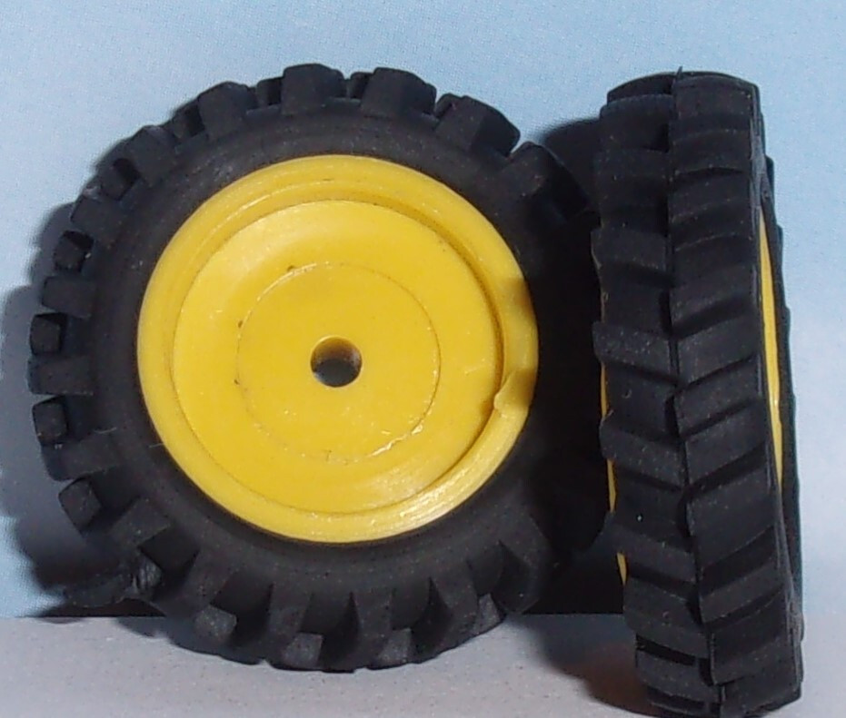1/64 Standi Toys Pair of 14.9-46 Single Tires with Yellow Rims