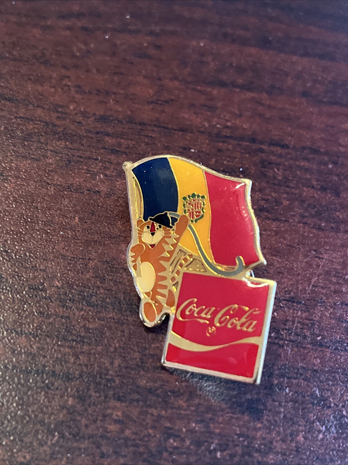 Vintage 1988 Seoul Olympics Coca Cola Hodori Tiger Moldova Flag Lapel Pin