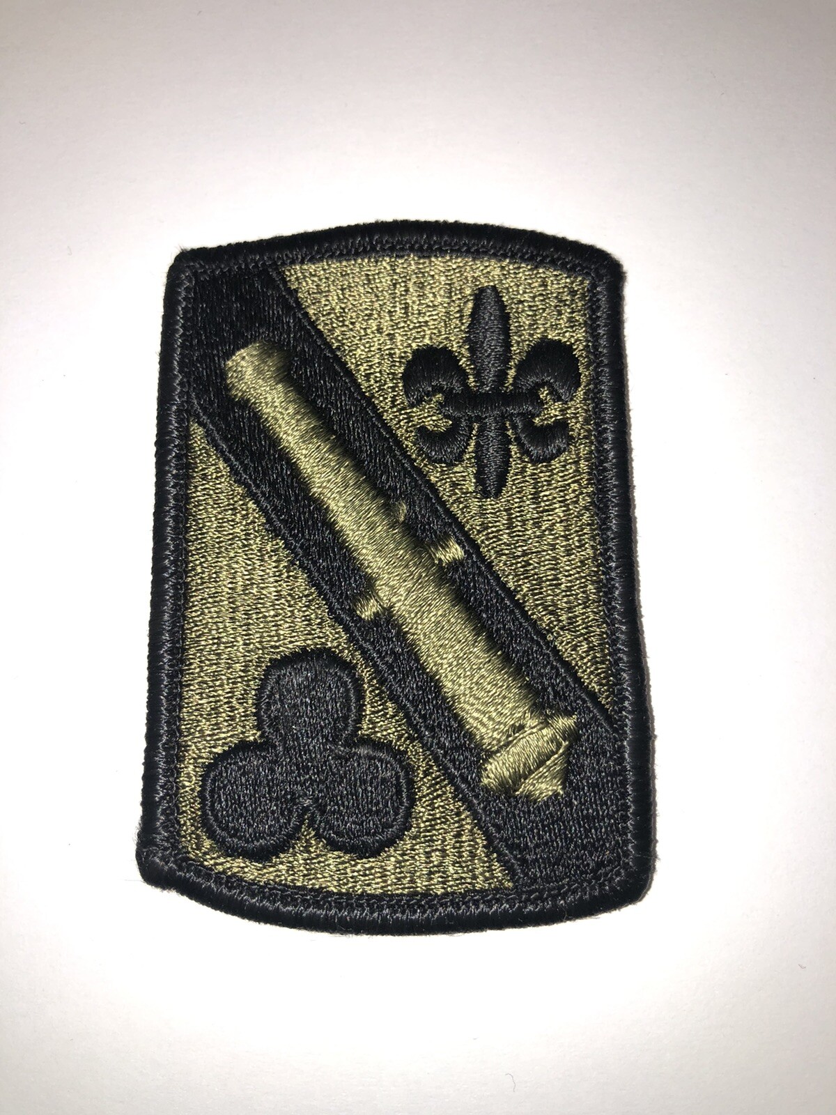 42nd Artillery Brigade Subdued U.S. Army Shoulder Patch Insignia