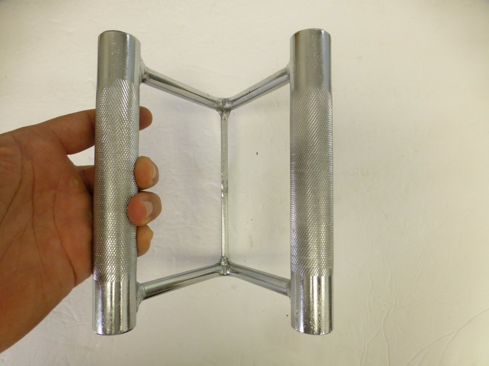 Heavy Duty Solid Steel Double D Metal Grip Seated Row Cable Attachment Handle