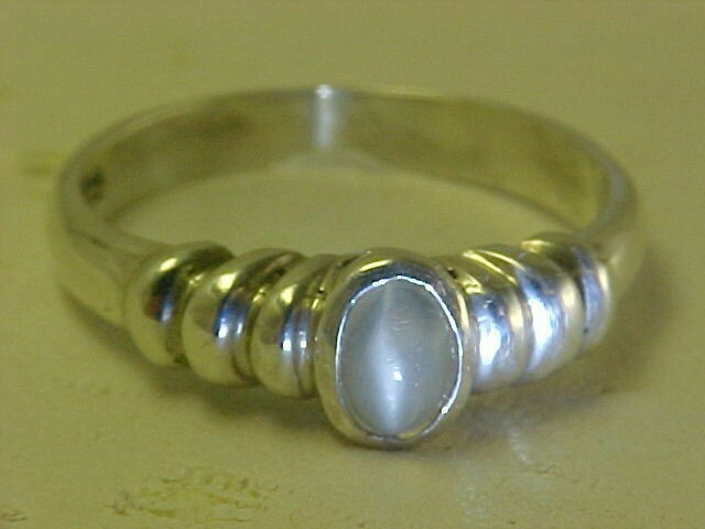 GEN. 1.00ct MOONSTONE RING STERLING SILVER & BEAUTIFUL