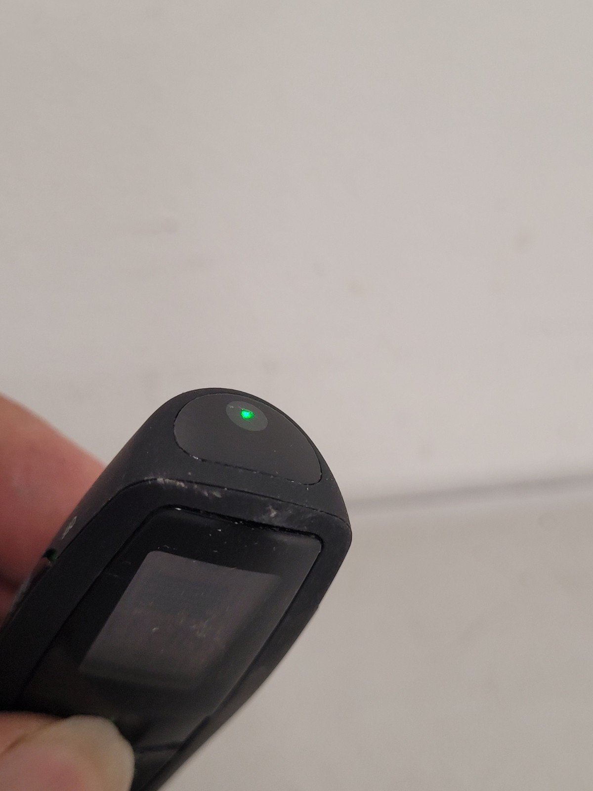 Logitech R800, Wireless Pointer Green Laser USB Receiver LCD,Display W/pouch