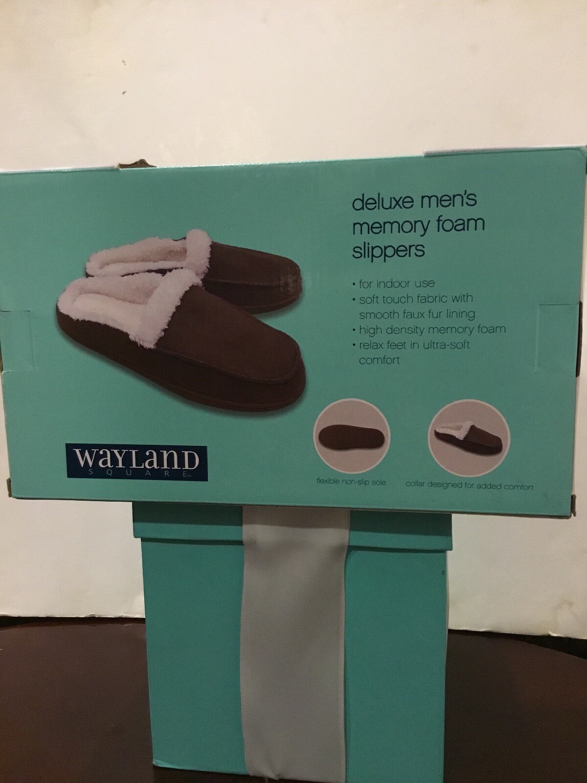 Wayland Square Deluxe Men’s Memory Foam Slippers Small 6-7 Brown