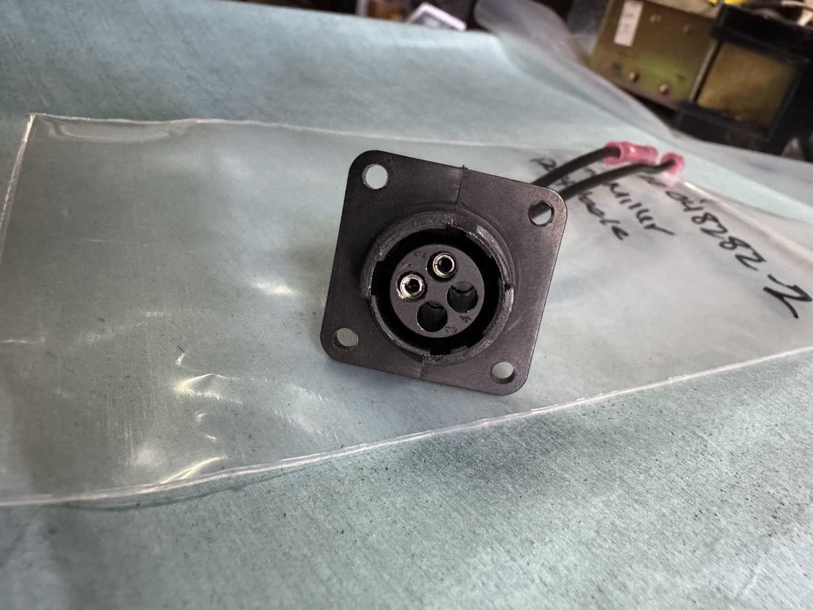 048282 trigger receptacle For Miller Welder And Feeders  NEW with Pins Installed