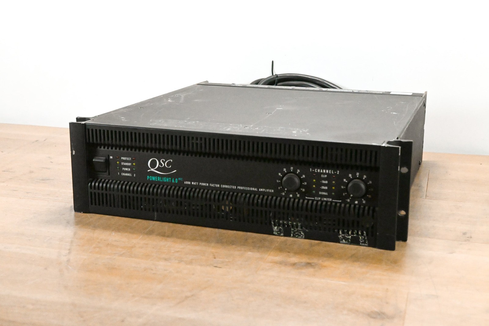QSC PowerLight 6.0 PFC Power Factor Corrected 2-Channel Power Amplifier CG011UQ