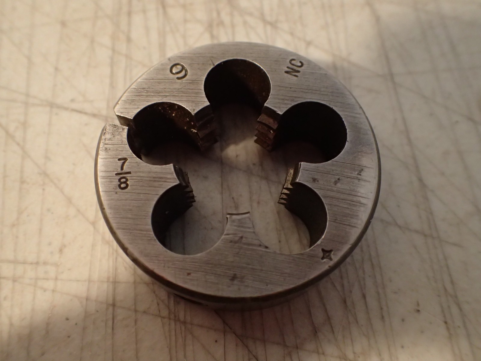 Cleveland 7/8" -9 NC Split Thread Threading Die: 2" Round Body, USA, Used Good