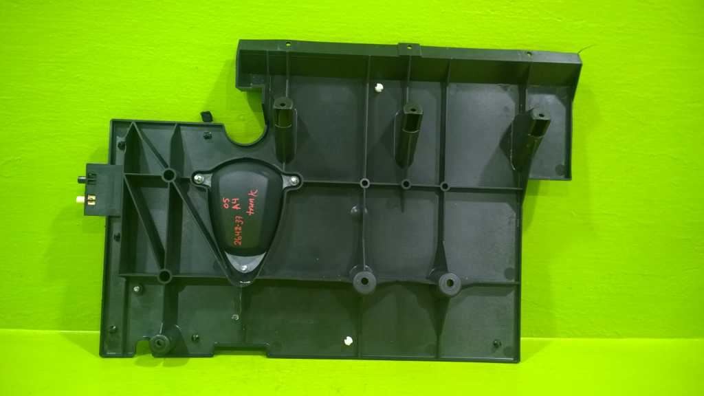 04 05 06 07 08 09 AUDI A4 CONV 1.8 TURBO AT TRUNK HOLDER BRACKET ANTENNA 2642-37