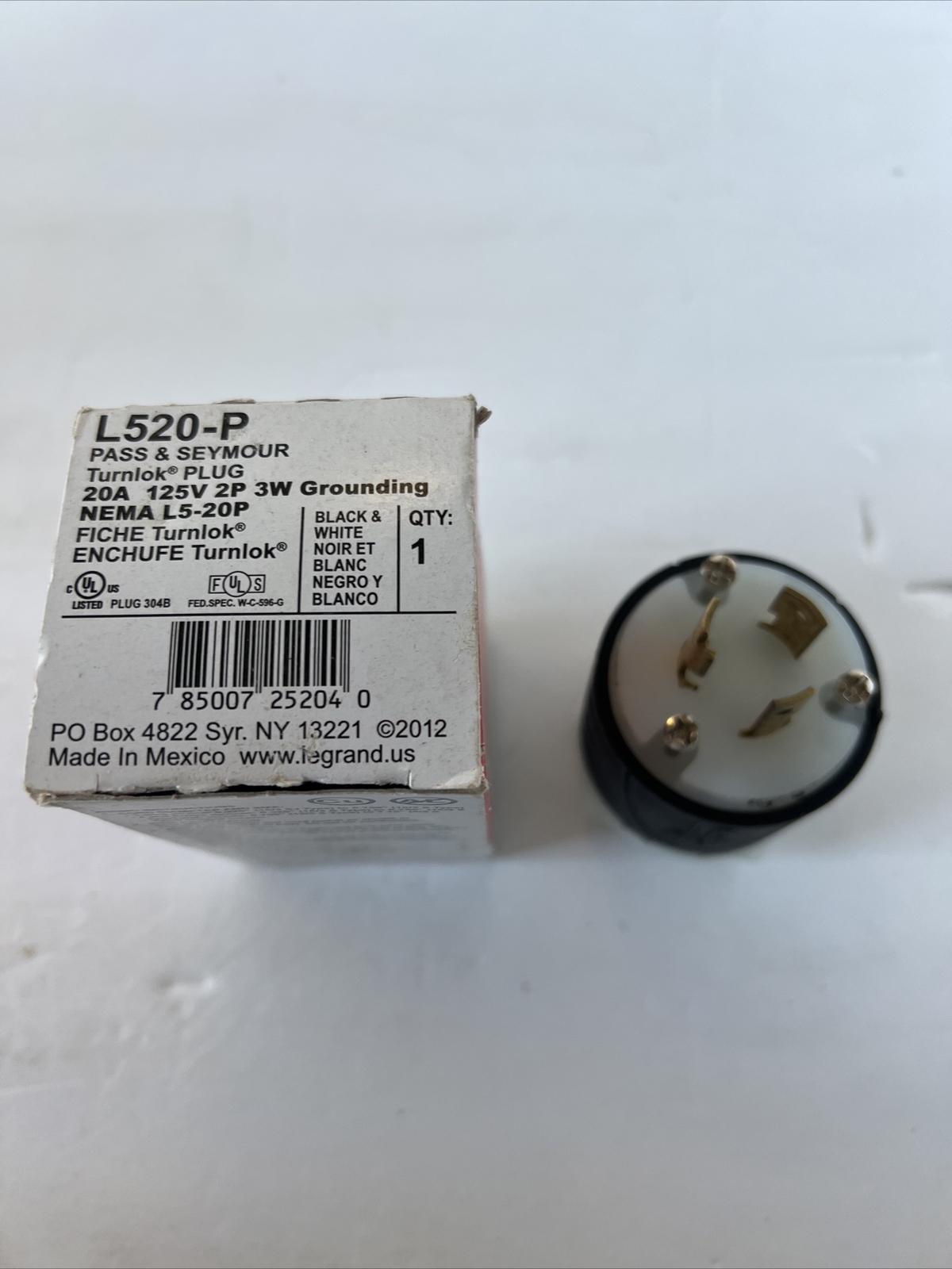 NOS PASS&SEYMOUR L520-P Turnlok Plug 20A 125V