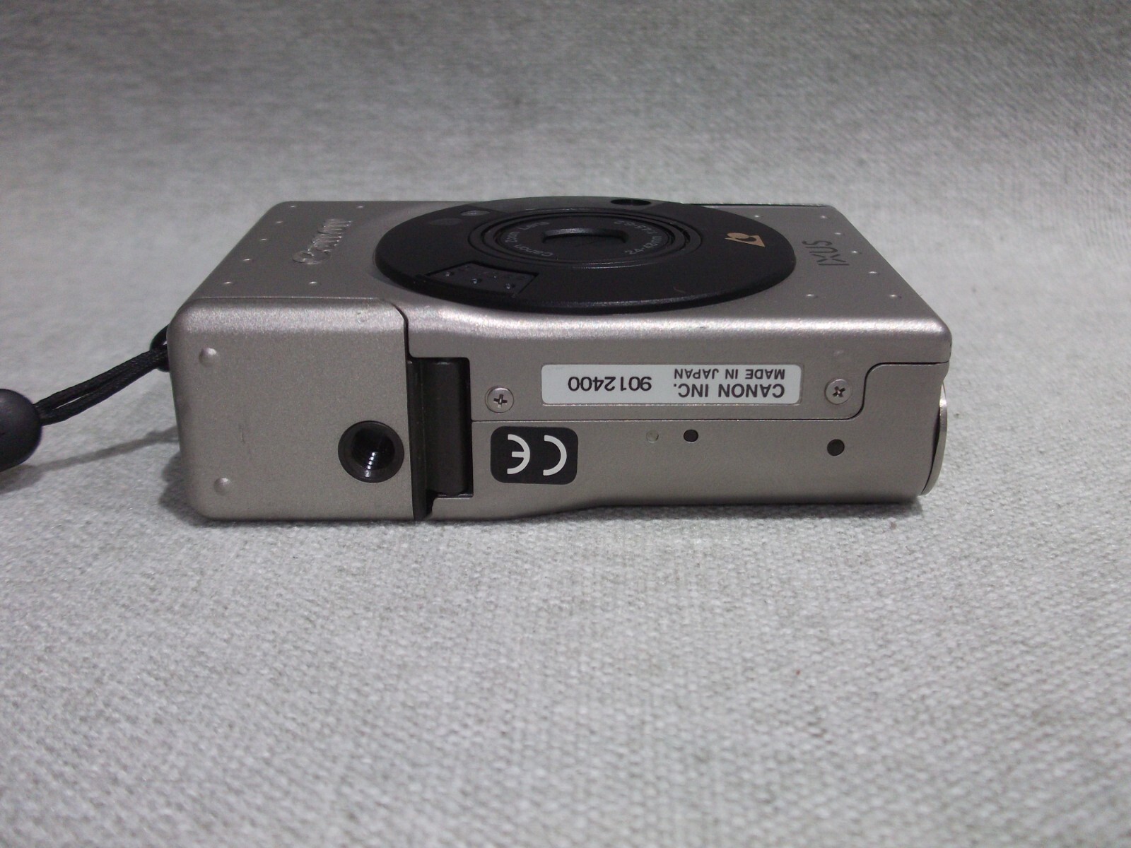 Canon IXUS Compact Digital Camera - Please Read Description
