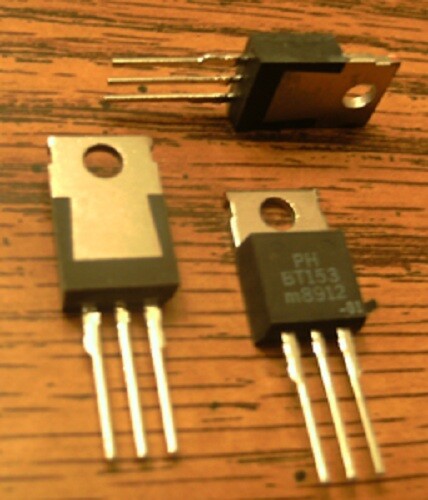 Lot of 100: Philips BT153