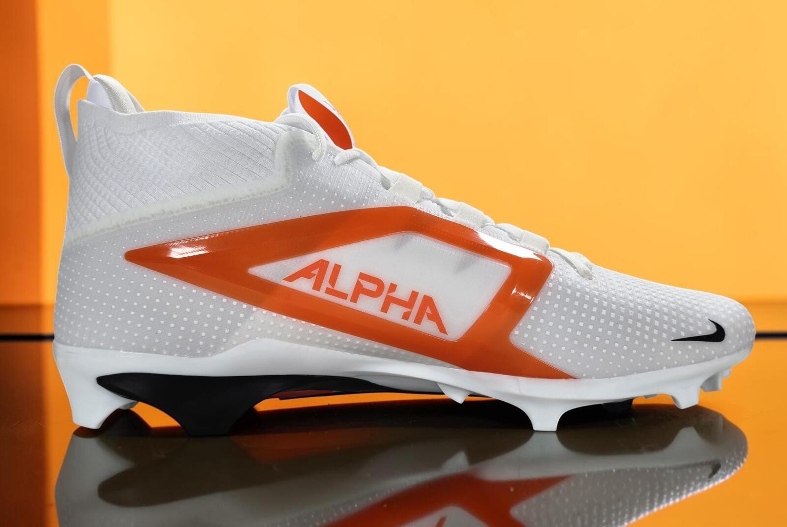 Nike Alpha Menace 4 Elite Cleats White Orange FZ7701-104 Men’s 17 NWOT No Box