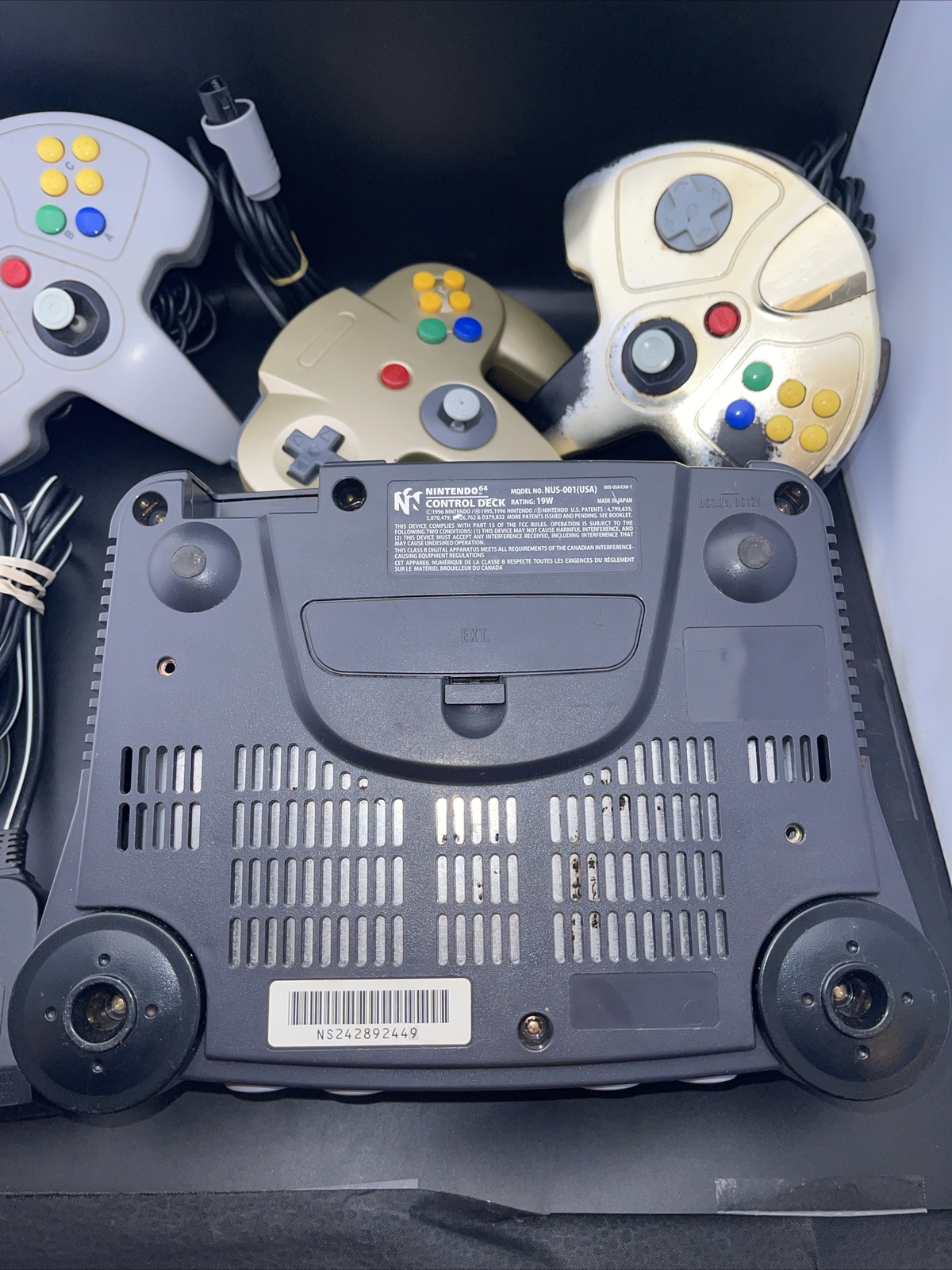 Nintendo 64 BUNDLE NO JUMPER PAK Bundle, 1 Game, 3- AFTERMARKET Controllers