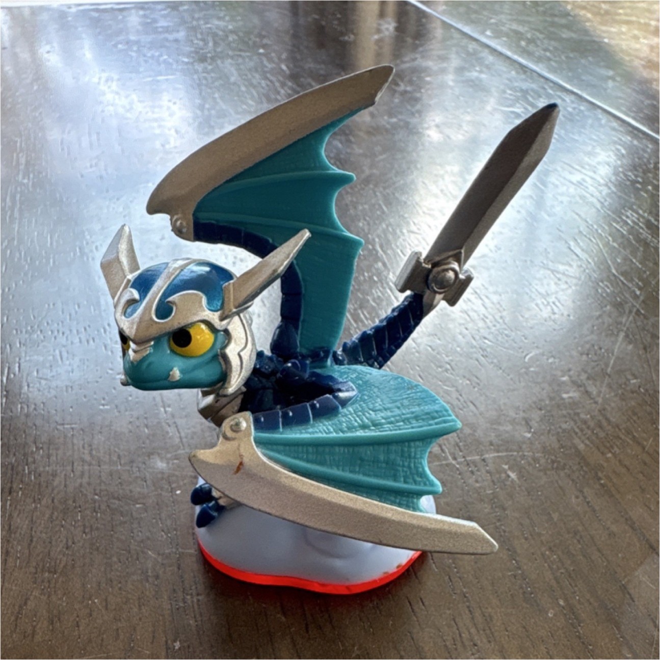 Activision Skylanders Blade Character Figure Toys to Life Blue Dragon Red Base